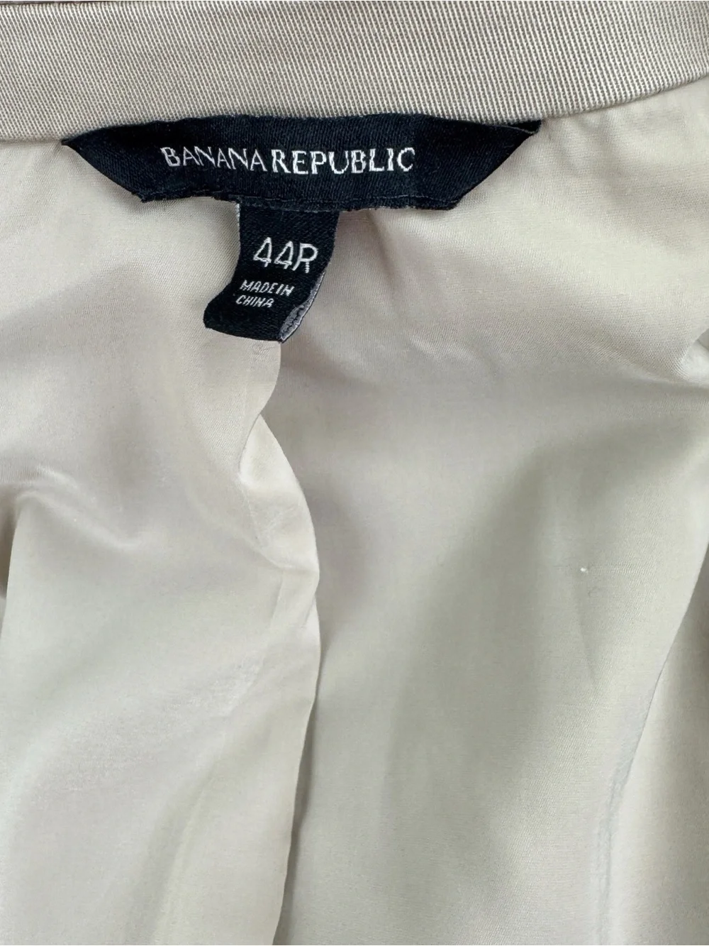 Banana Republic Men's‎ 44R Two-Button chino Sport Coat in tan slim fit stretch